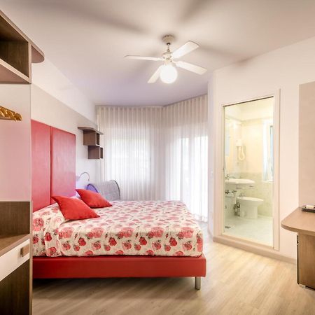 Hotel All'Orologio 3 Stelle Superior Caorle Exterior foto