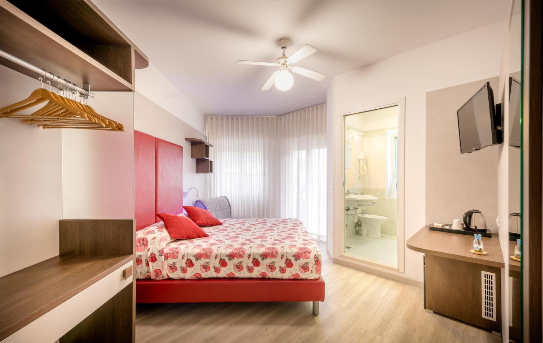 Hotel All'Orologio 3 Stelle Superior Caorle Exterior foto
