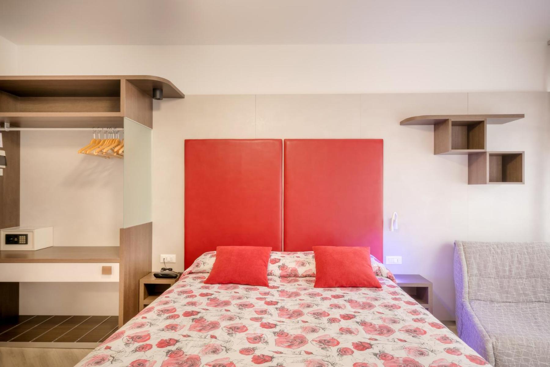 Hotel All'Orologio 3 Stelle Superior Caorle Exterior foto