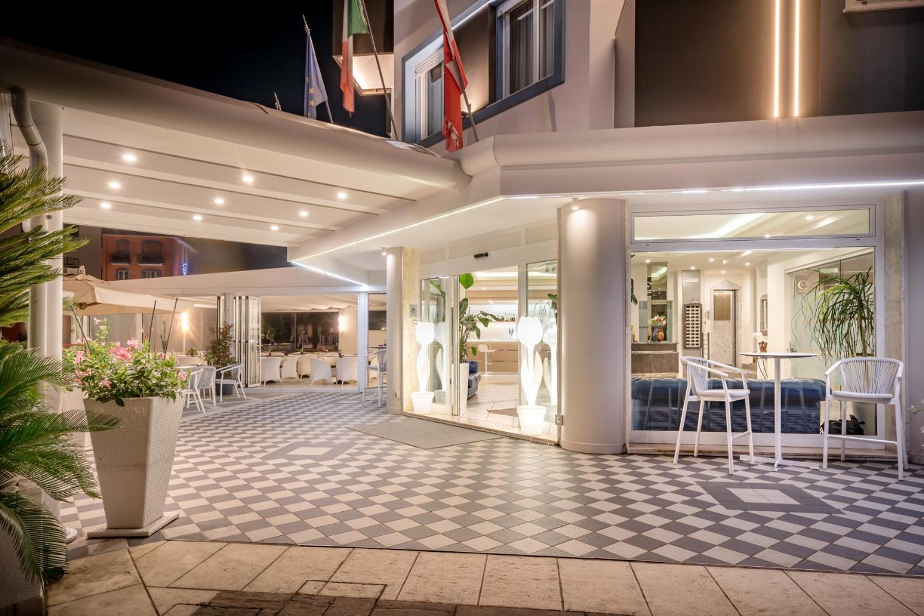 Hotel All'Orologio 3 Stelle Superior Caorle Exterior foto